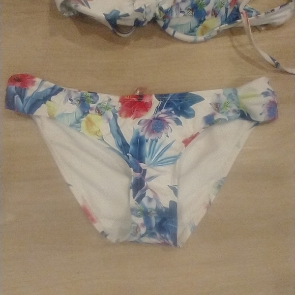 New bikini‎ by Ardene  size Med - Picture 2 of 7